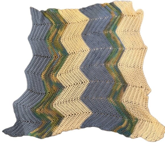 Vintage Chevron Pattern Afghan Blanket - Retro - 41"x52" - Picture 1 of 3